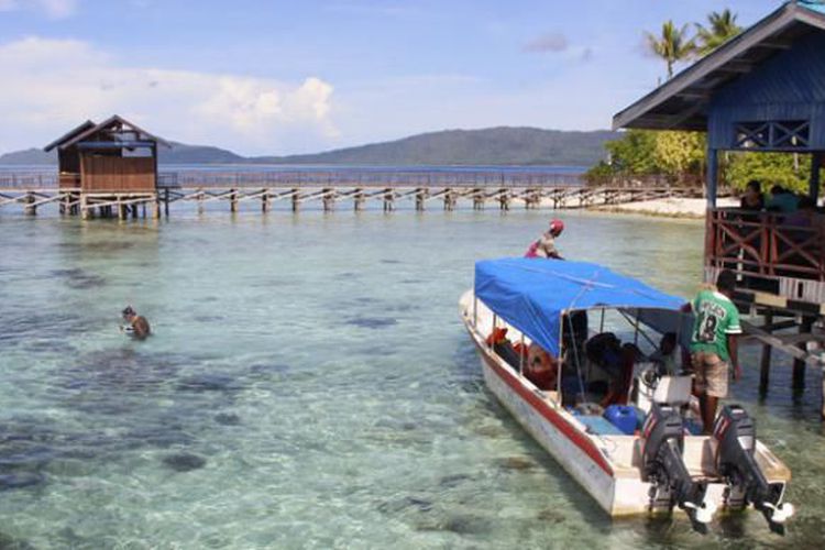 Larangan Kapal Bersandar di Raja Ampat
